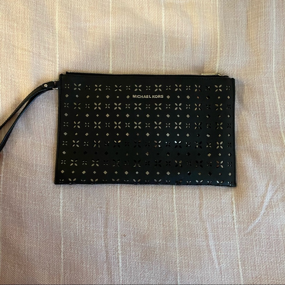 michael kors black wrist wallet